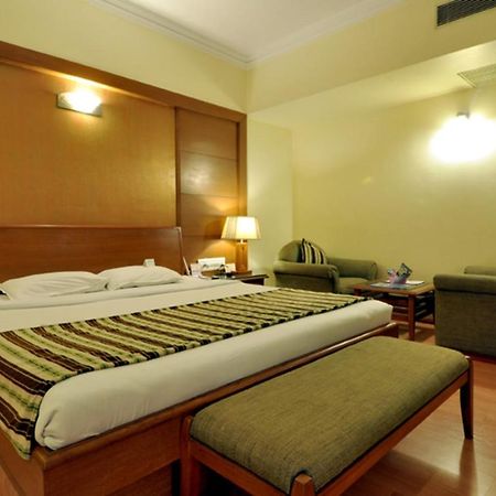 Hotel Royal Highness Ahmedabad Ngoại thất bức ảnh