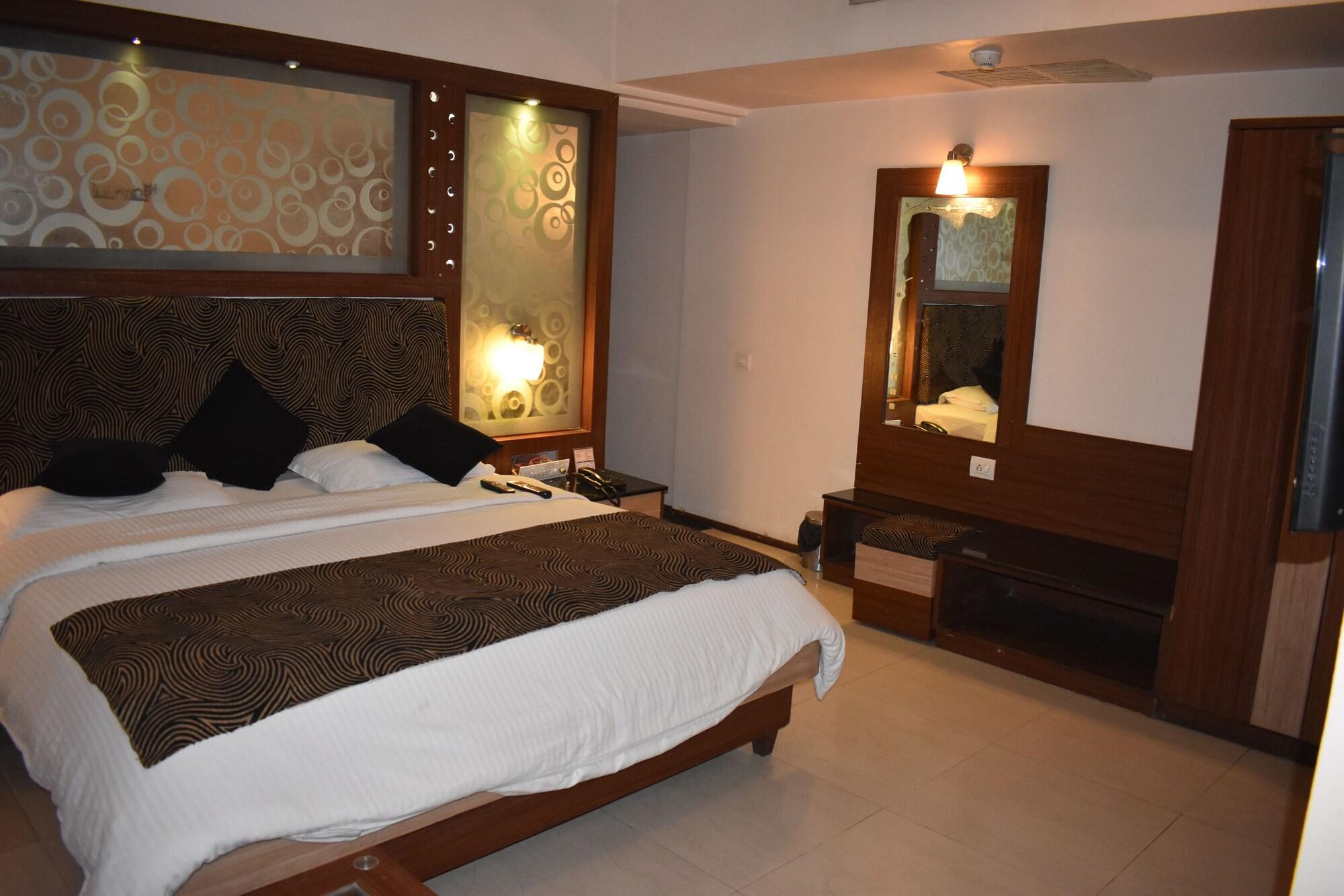 Hotel Royal Highness Ahmedabad Ngoại thất bức ảnh