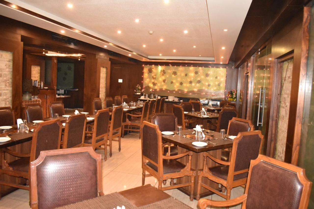 Hotel Royal Highness Ahmedabad Ngoại thất bức ảnh